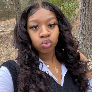 Meet your Posher, Eve